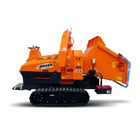   Jensen A231XL – 10 colos, 75 LE-s dízelmotoros, fix lánctalpas, vontatott faaprítógép